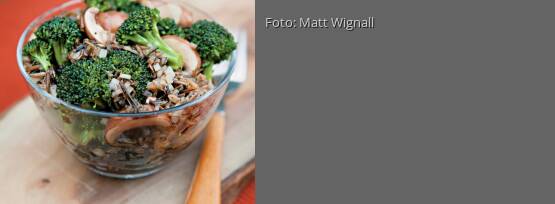 Rezeptbild für "Brokkoli mit Wildreis und Champignons"