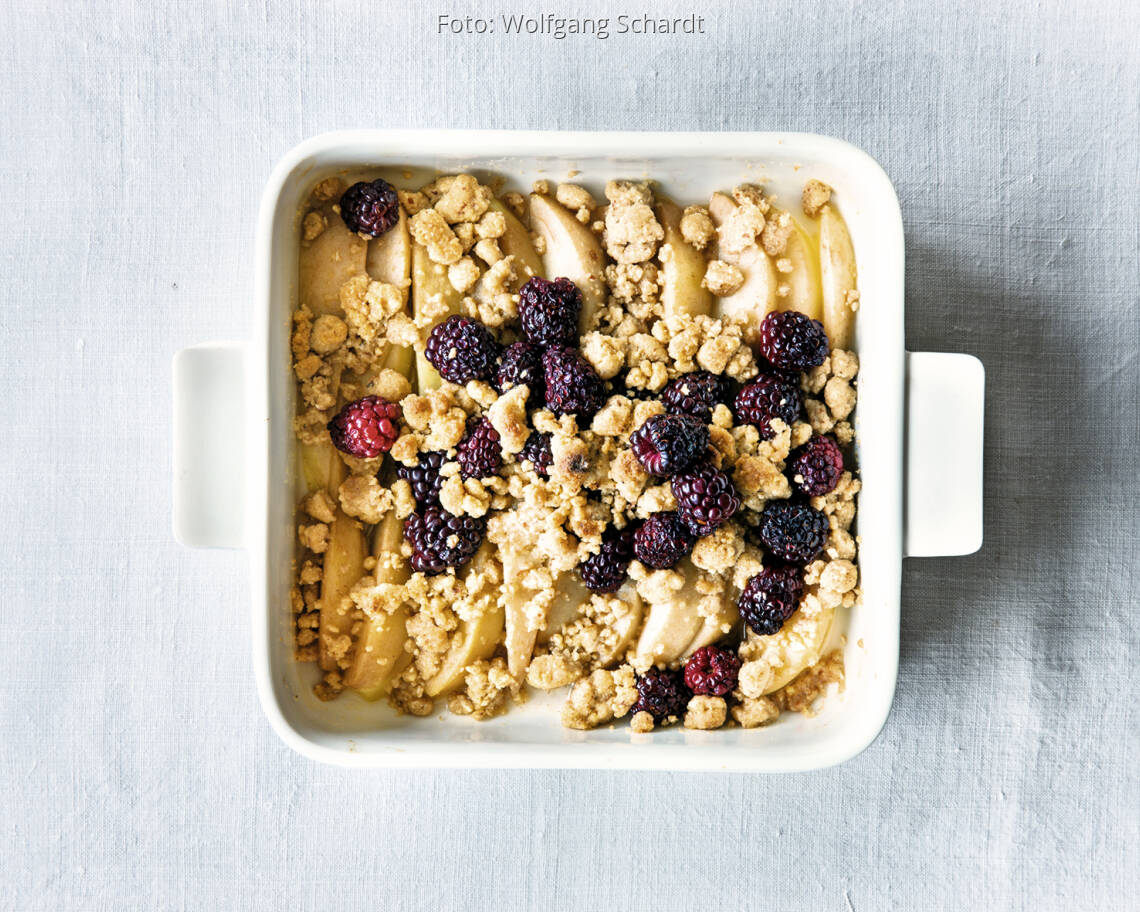 Brombeer-Birnen-Crumble