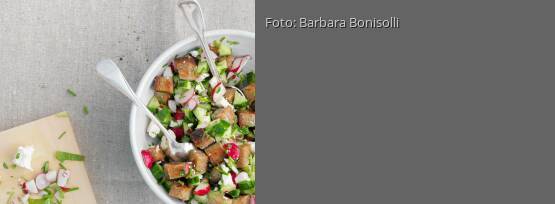 Rezeptbild für "Brotsalat mit Radieschen"