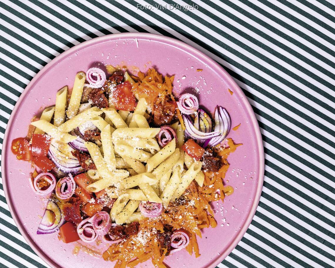 Bunter Nudelsalat mit Schinken