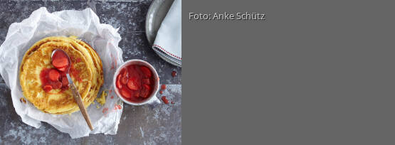 Rezeptbild für "Crespelle mit Erdbeer-Rhabarber-Kompott"