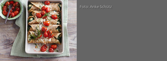 Rezeptbild für "Crespelle mit Spinatfüllung und Tomaten"