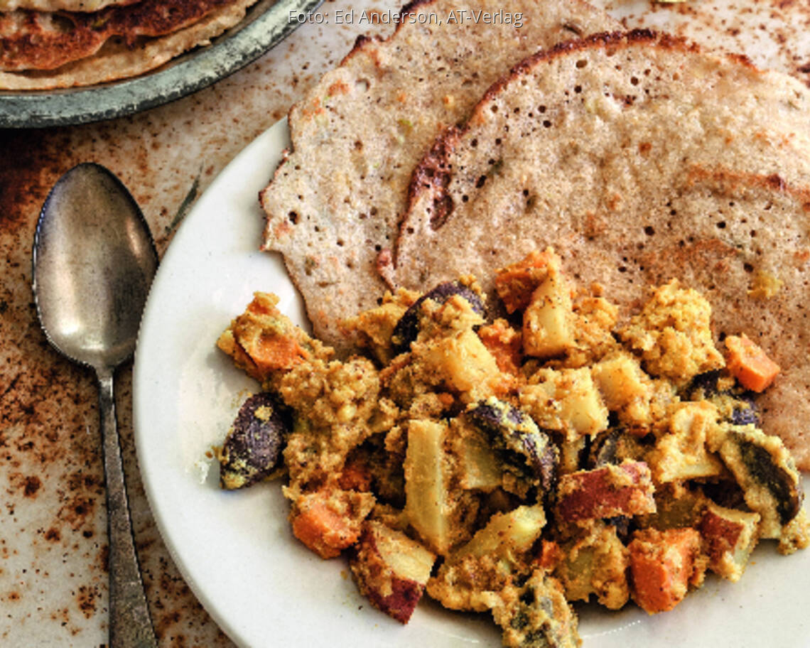 Dosas mit Linsensprossen und Gemüse