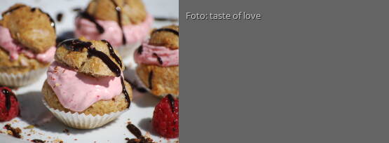 Rezeptbild für "Mini-Windbeutelchen mit Eissahne"