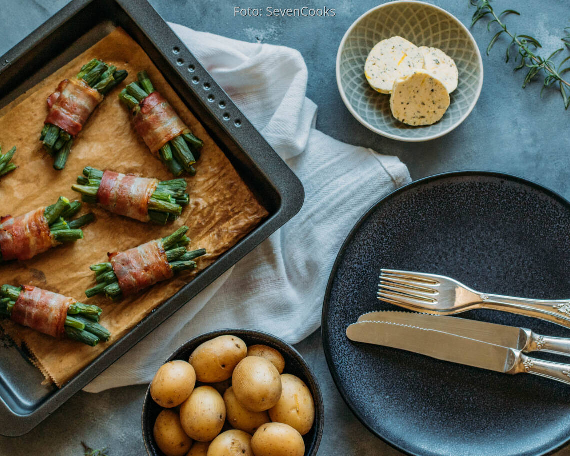 Flexitarisches Rezept: Bohnen im Speckmantel mit Drillingen 1