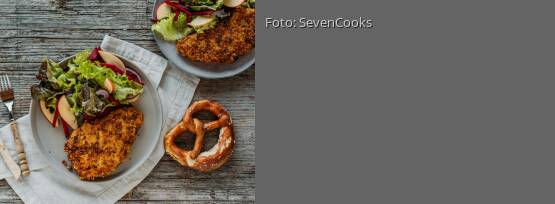 Rezeptbild für "Brezenschnitzel mit Meerrettich, süßem Senf und buntem Salat"