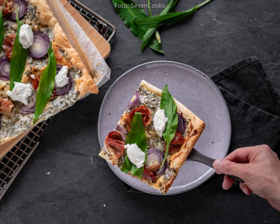 Flexitarisches Rezept: Bärlauch-Blätterteig-Flammkuchen 3