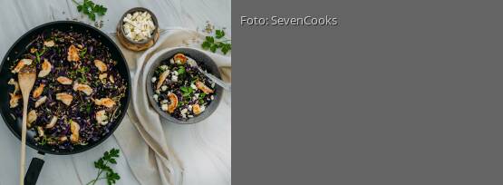 Rezeptbild für "Bulgurpfanne mit Rotkohl und Hähnchen"