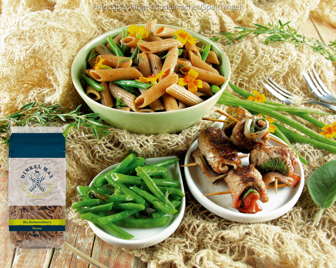 Flexitarisches Rezept: Dinkelvollkorn Penne mit Saltimbocca-Röllchen und Bohnen von DINKEL MAX