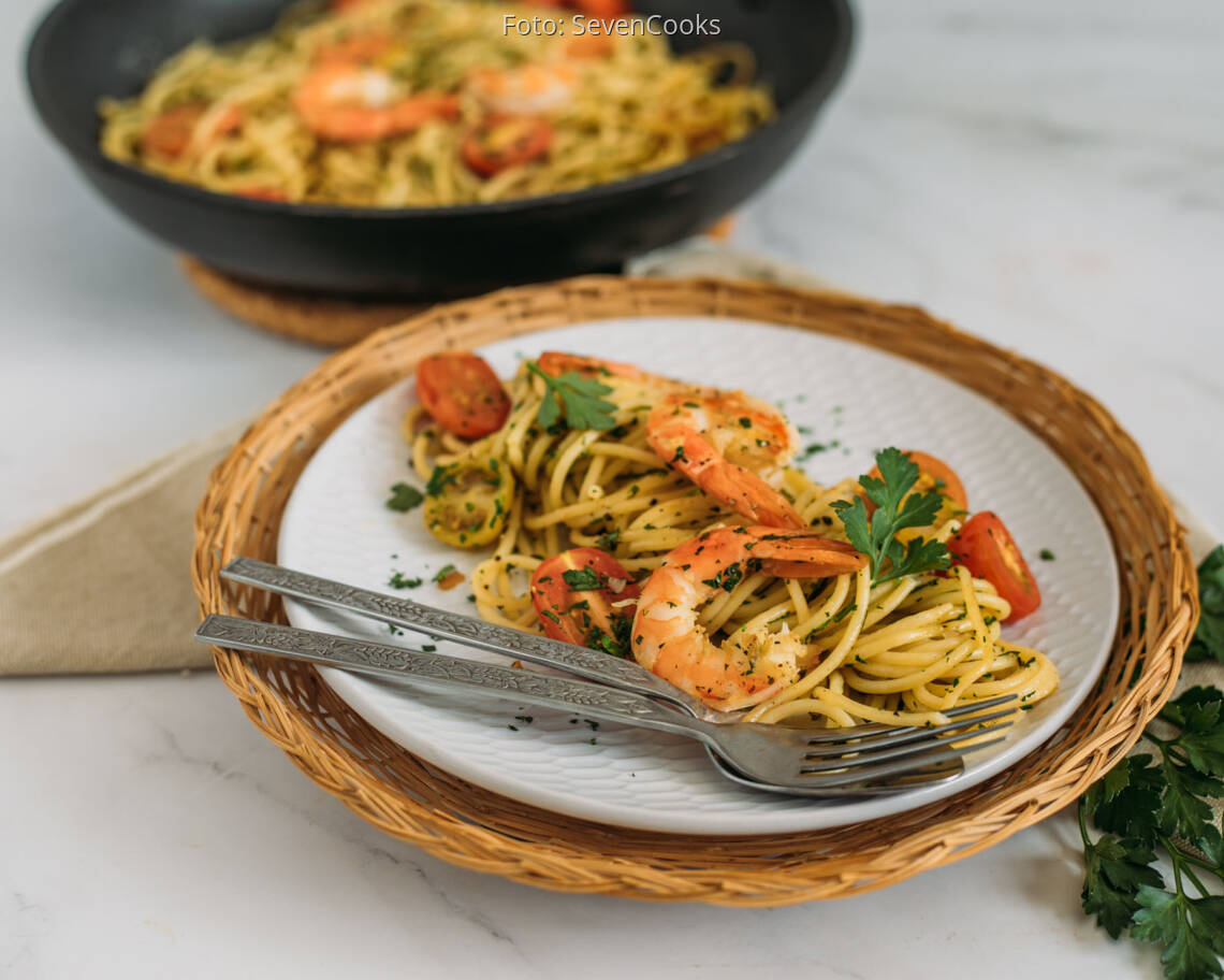 Flexitarisches Rezept: Garnelen mit Knoblauch-Pasta
