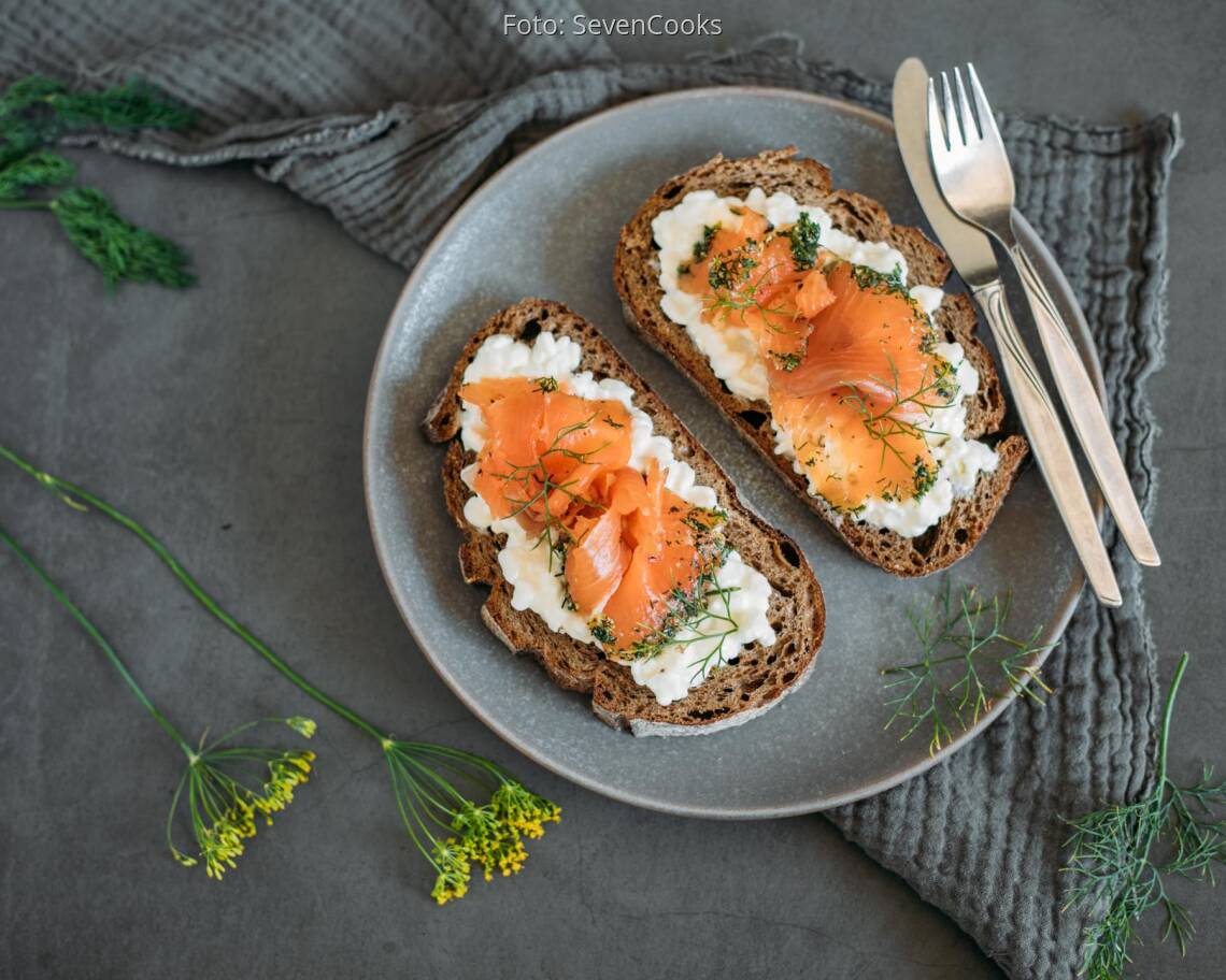 flexitarisches Rezept: Gebeizter Lachs auf Brot