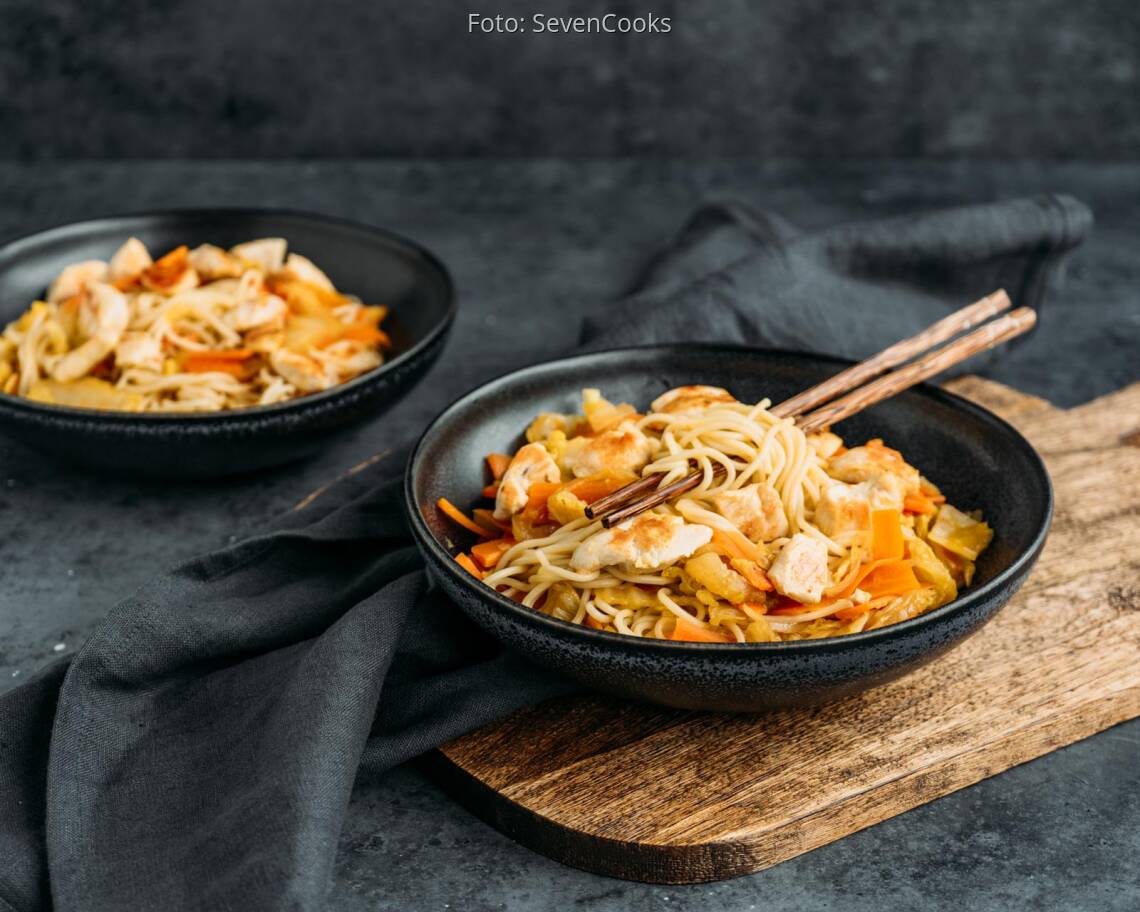 Flexitarisches Rezept: Gebratene Nudeln mit Haehnchen