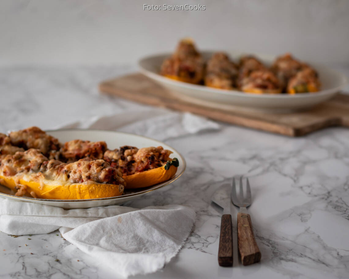 Flexitarisches Rezept: Gefüllte Zucchini mit Hackfleisch