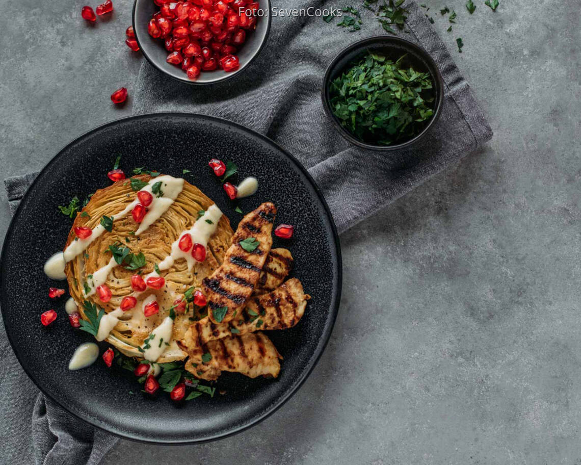 Flexitarisches Rezept: Geschmorter Weißkohl mit Putenstreifen 1