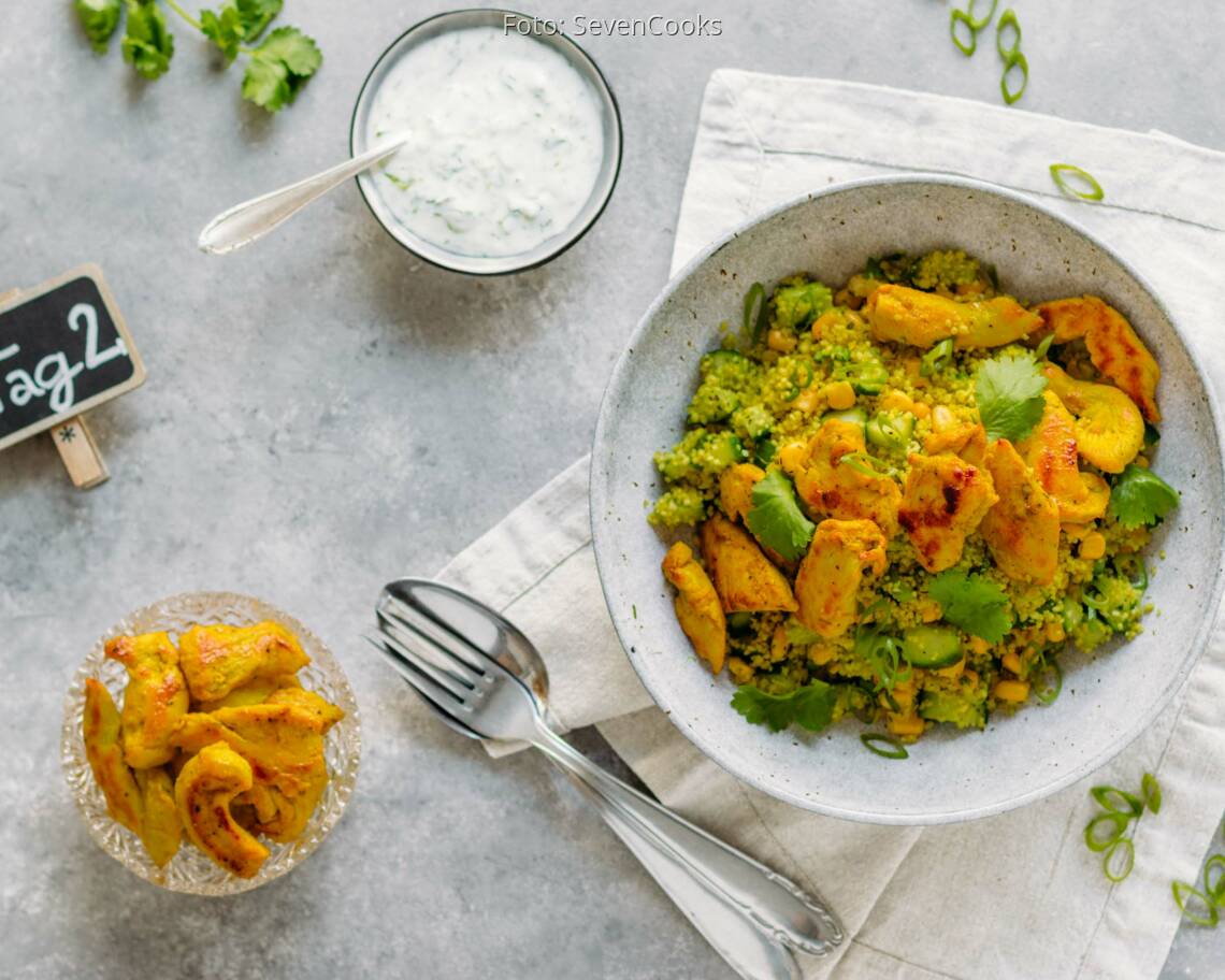Flexitarisches Rezept: Golden Meal-Prep 2: Couscoussalat mit Hähnchenstreifen_1_Schild