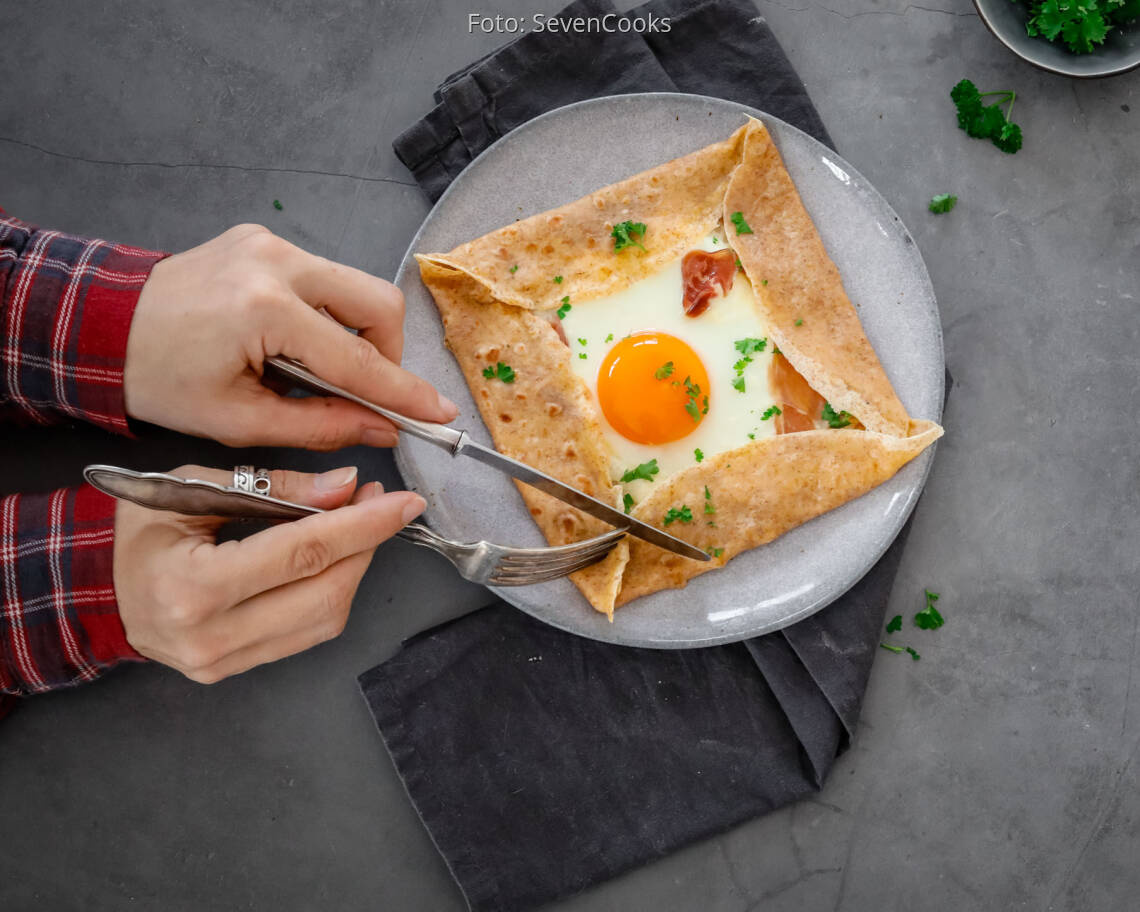 Flexitarisches Rezept: Herzhafte Galette mit Ei und Schinken 3