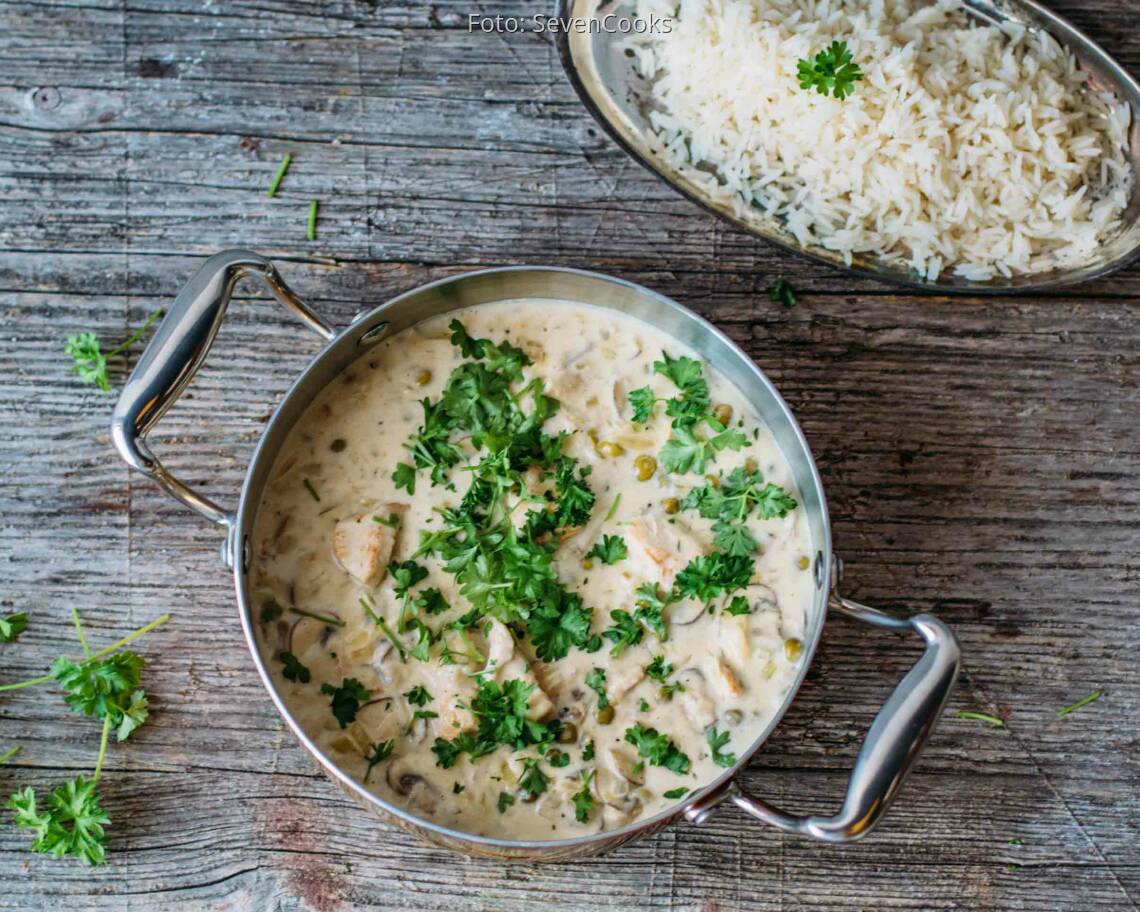 Flexitarisches Rezept: Hähnchengeschnetzeltes mit Erbsen und Reis_1