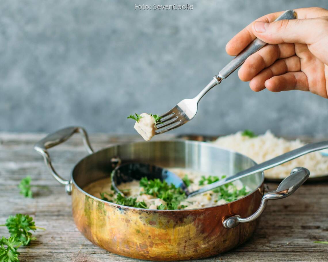 Flexitarisches Rezept: Hähnchengeschnetzeltes mit Erbsen und Reis_3