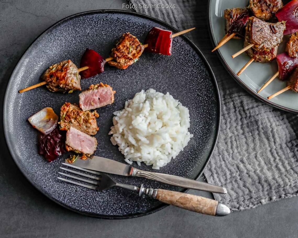 Flexitarisches Rezept: Lammspieße mit Joghurt-Dip und Reis 3