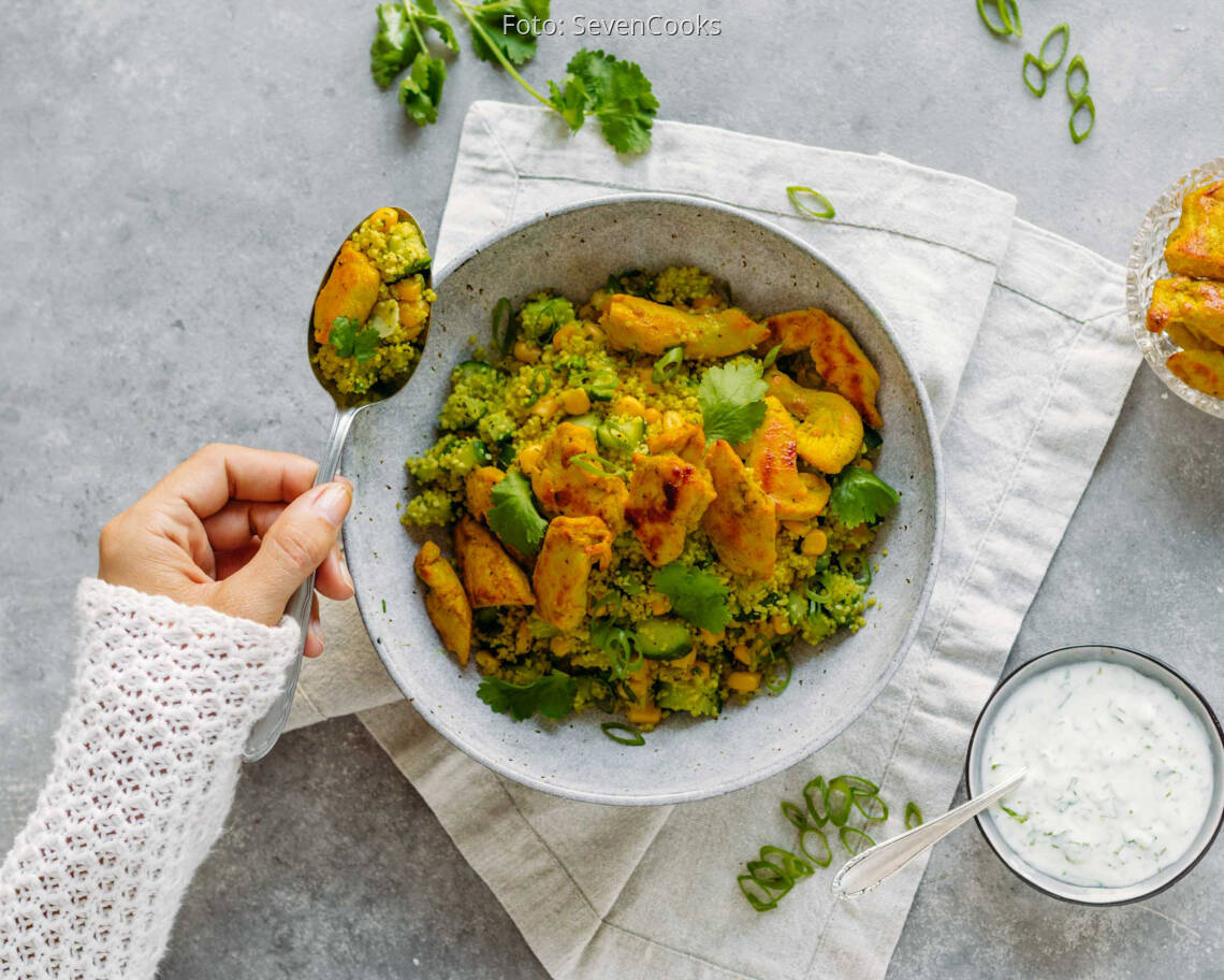 Flexitarisches Rezept: Meal-Prep: Couscoussalat mit Hähnchenstreifen 2