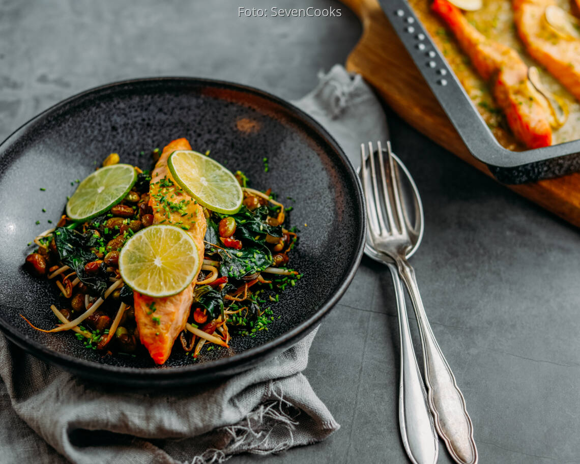 Flexitarisches Rezept: Miso-Limetten-Lachs mit Edamame 1