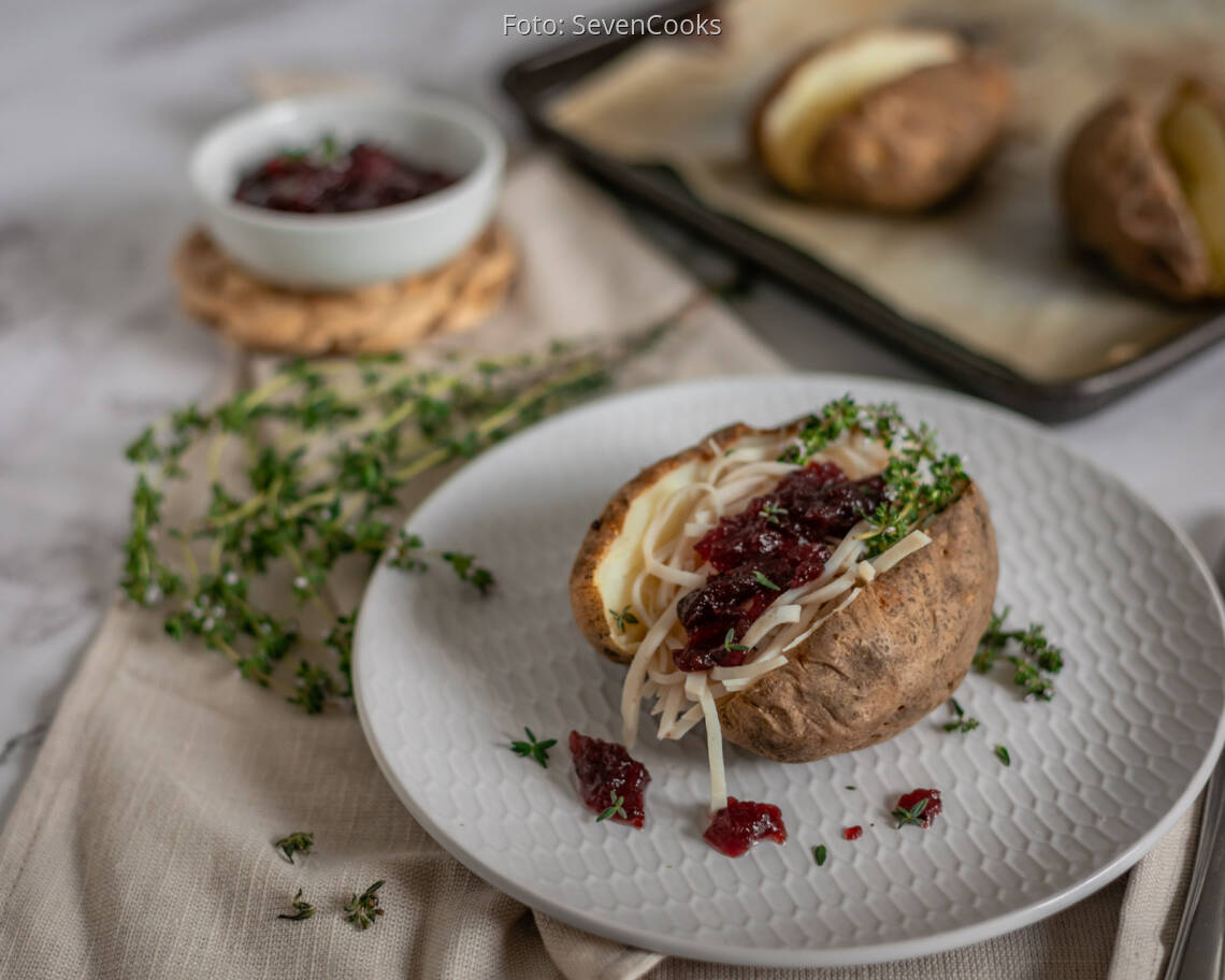 Flexitarisches Rezept: Ofenkartoffel mit Truthahn, Cranberry und Thymian 3