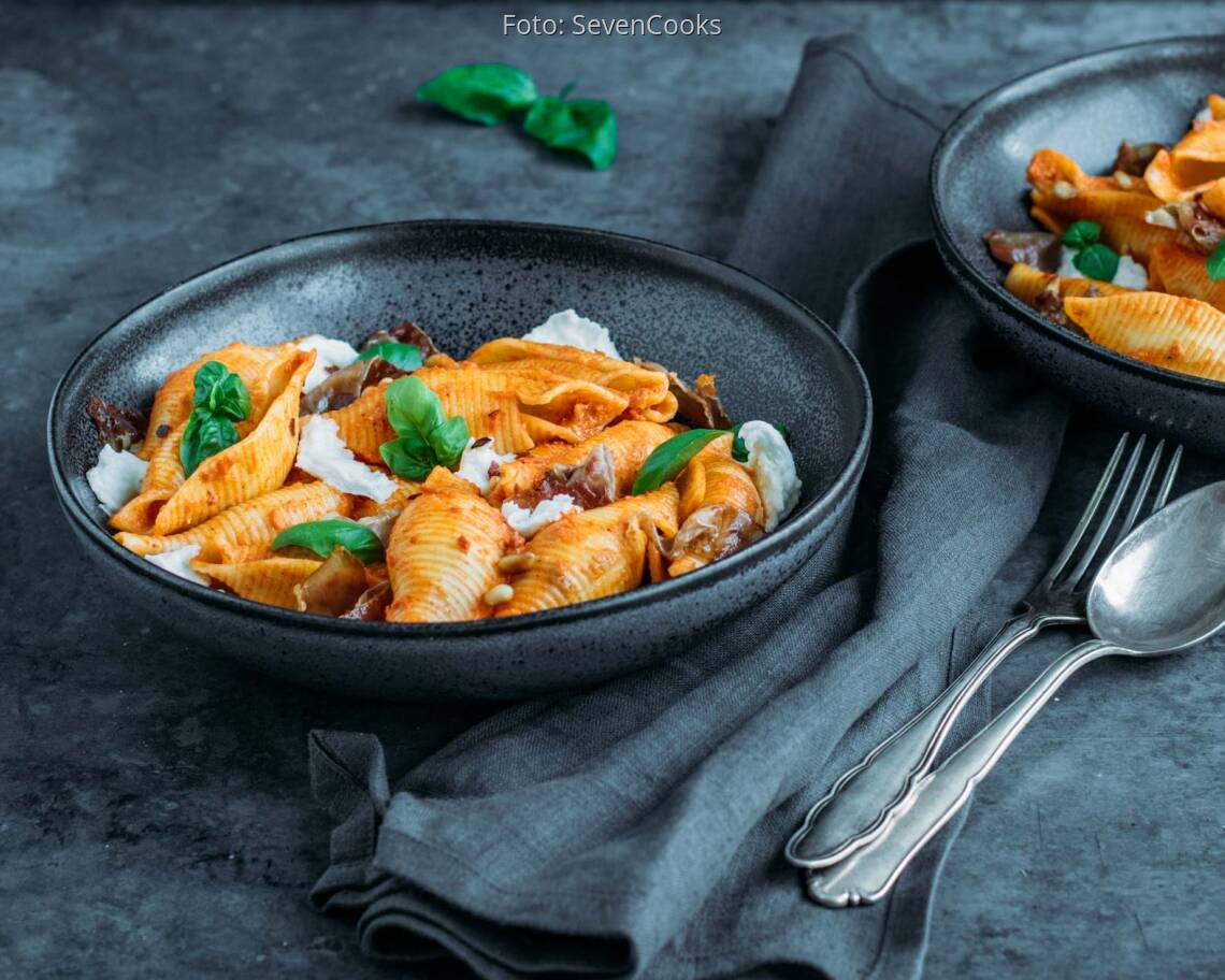 Flexitarisches Rezept: Parma-Rosso-Pasta mit Burrata 1