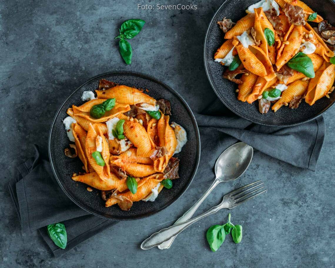 Flexitarisches Rezept: Parma-Rosso-Pasta mit Burrata 2