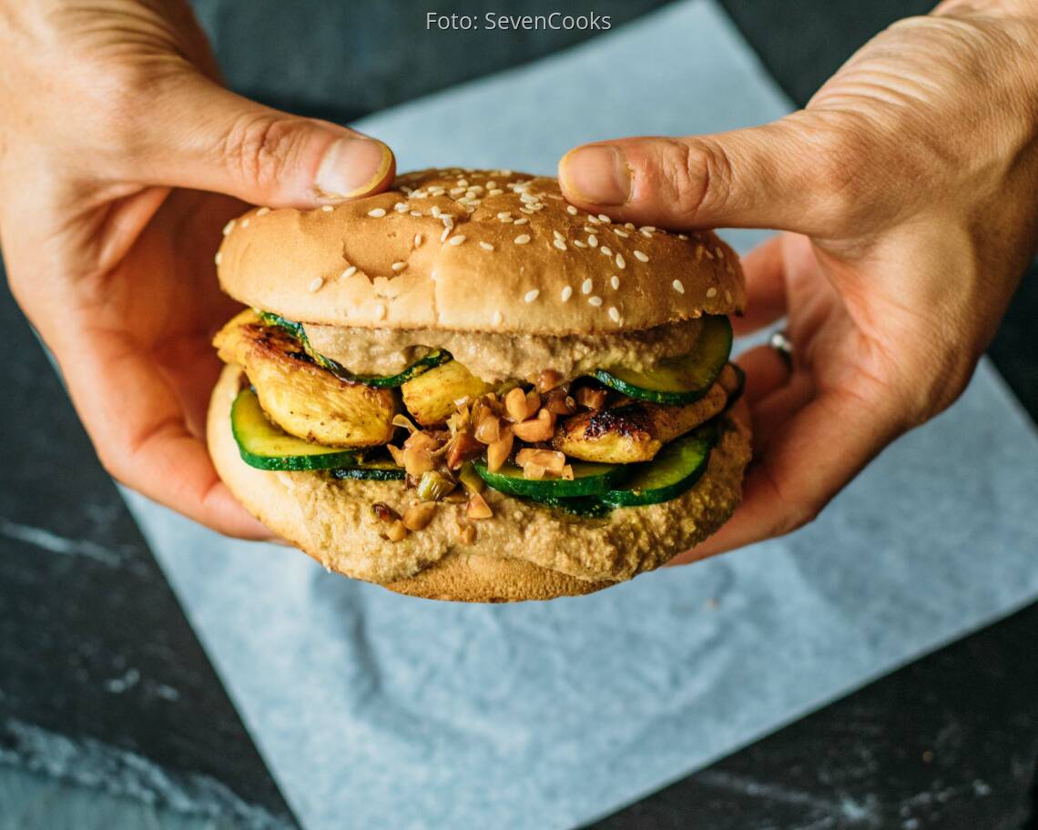 Flexitarisches Rezept: Peanut-Sate-Burger 1