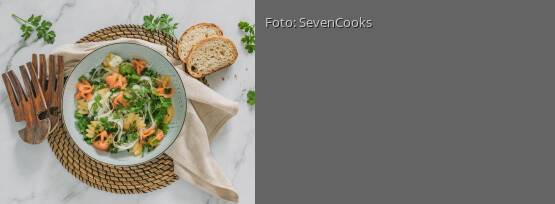 Rezeptbild für "Rettichsalat mit Lachs und Birne"