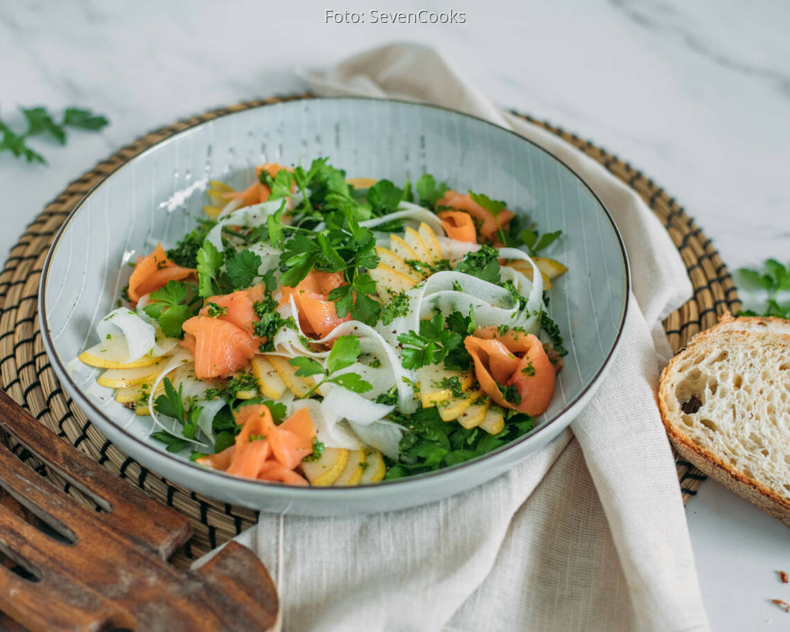 Flexitarisches Rezept: Rettichsalat mit Lachs und Birne 3