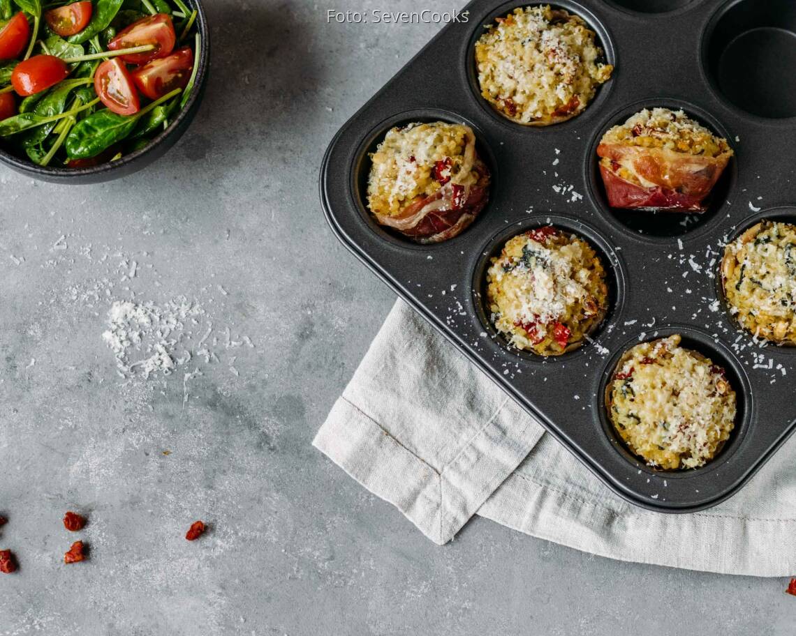Flexitarisches Rezept: Risotto-Muffins mit Parmaschinken und Spinatsalat 2