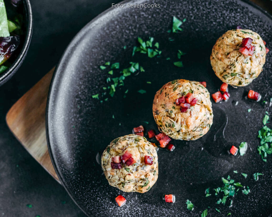 Flexitarisches_Rezept:_Sauerkraut_Knödel_mit_würziger_Speck_Butter_neu 3