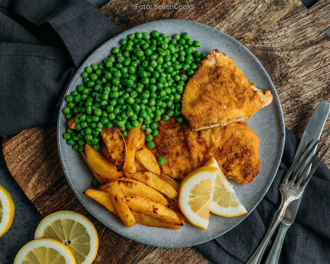 Flexitarisches Rezept: Schnitzel aus dem Backofen mit Ofen Wedges