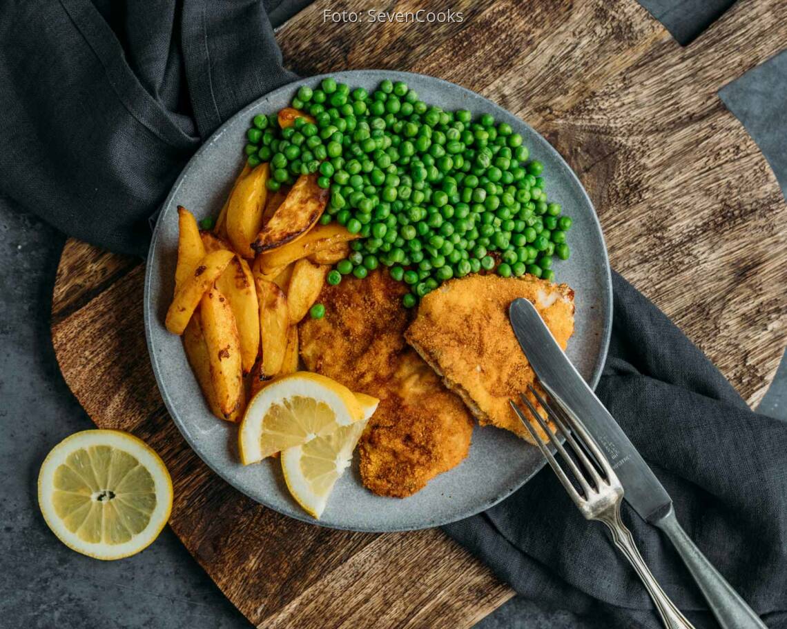 Flexitarisches Rezept: Schnitzel aus dem Backofen mit Ofen Wedges