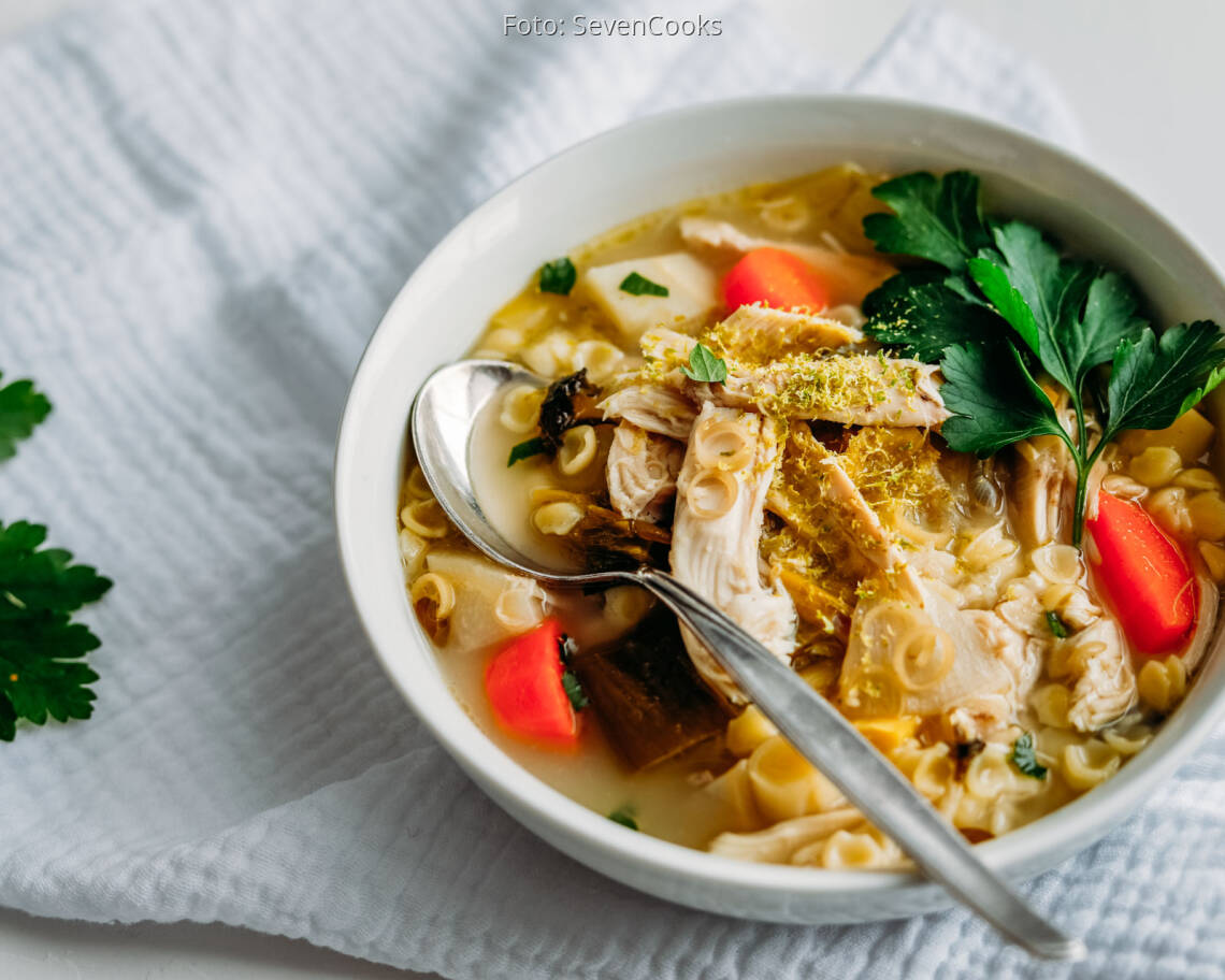 Flexitarisches Rezept: Selfmade Hühnersuppe mit Zitronengras 2