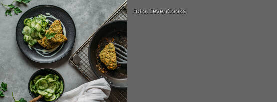 Rezeptbild für "Skrei mit Kräuterkruste und Gurkensalat"