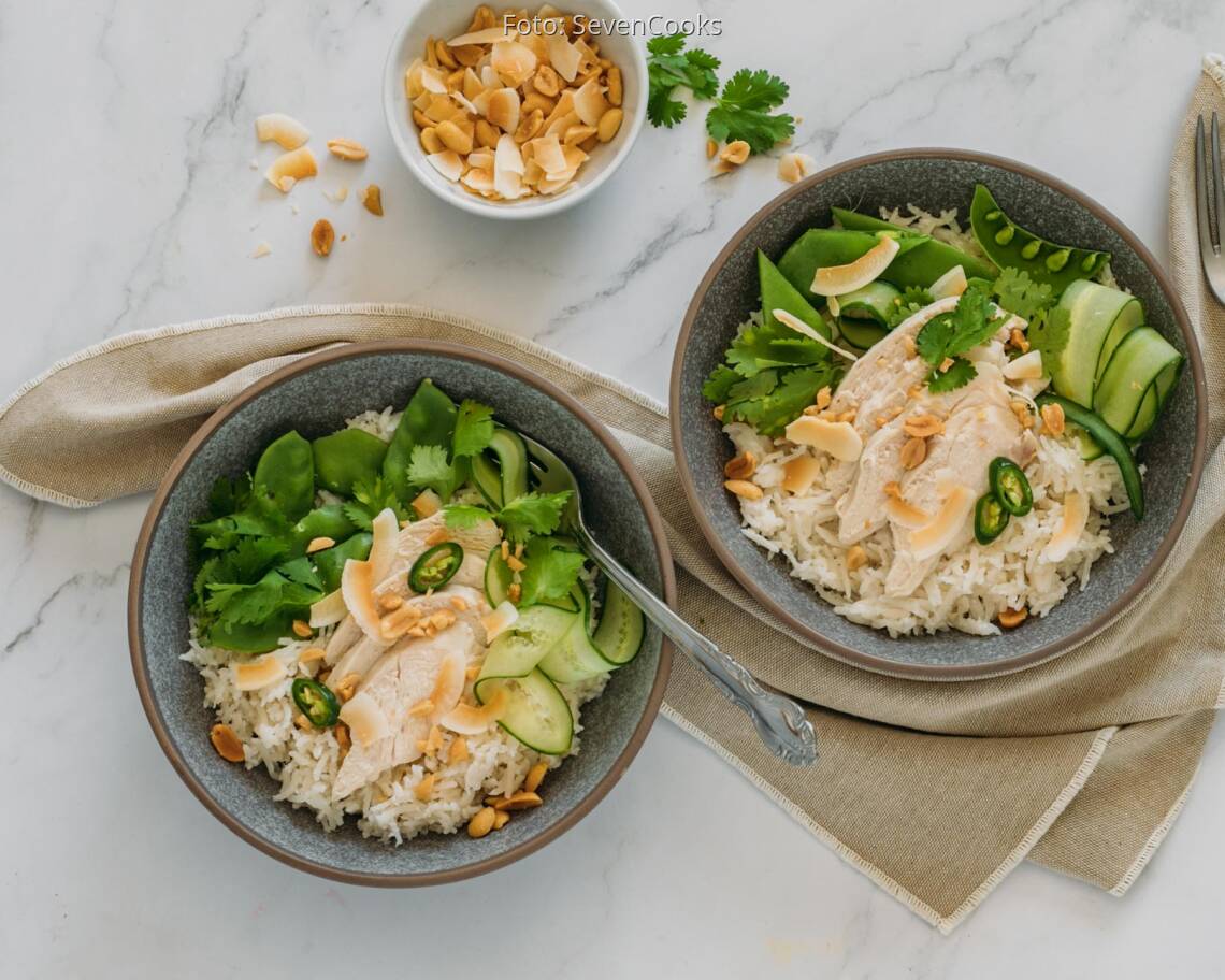 Flexitarisches Rezept: Sommerlicher Kokosreissalat mit Hühnchen