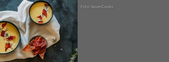 Rezeptbild für "Weiße Spargelsuppe mit Serrano Crunch"