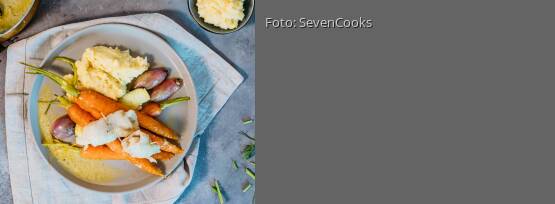 Rezeptbild für "Zanderfiletröllchen mit Selleriepüree und Weißweinsoße"