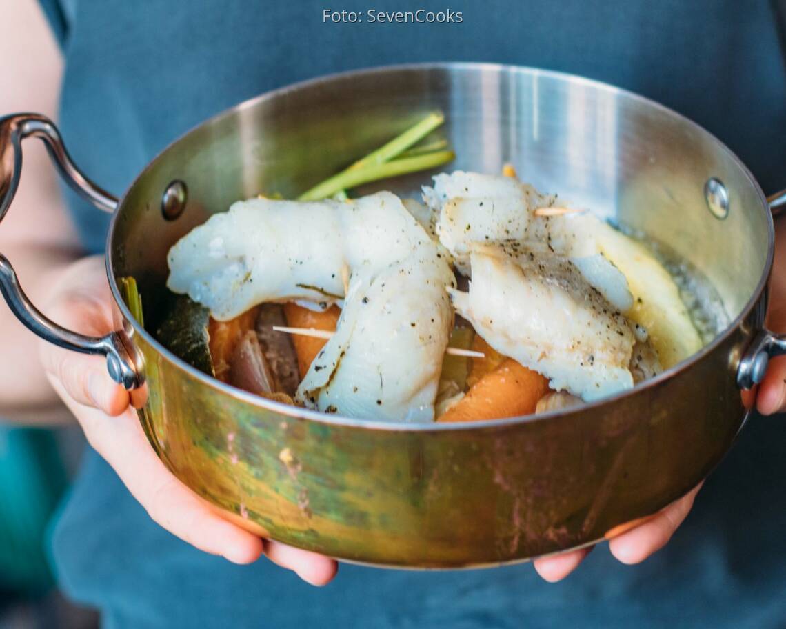 Flexitarisches Rezept: Zanderfiletröllchen mit Sellerie-Püree und Weißweinsoße 3