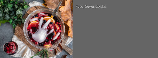 Rezeptbild für "Fruchtige Bowle mit eiskalten Händchen"