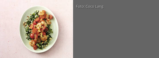 Rezeptbild für "Garnelen mit Spinatreis und Tomaten"