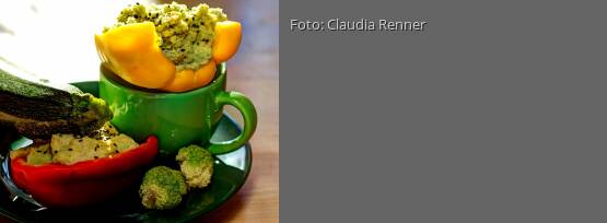 Rezeptbild für "Gefüllte Paprika mit Zucchini und Brokkolicreme"