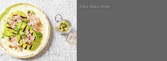 Rezeptbild für "Gegrillte Avocado mit Thunfisch"