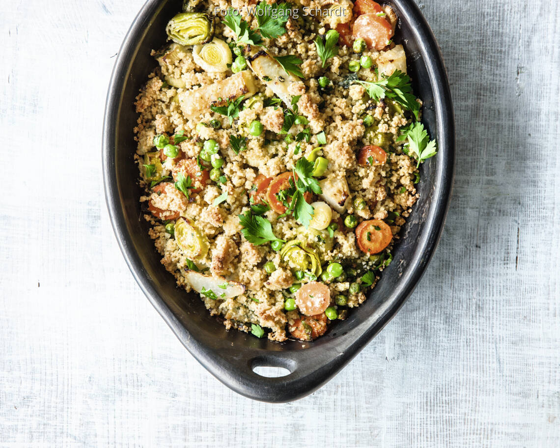 Gemüseauflauf mit Couscouskruste