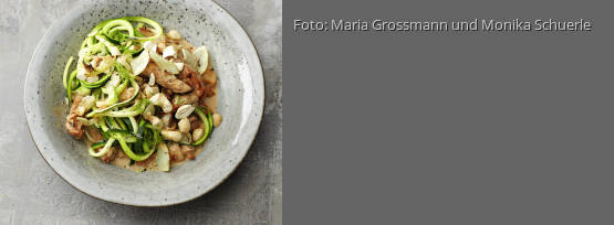 Rezeptbild für "Geschnetzeltes mit Fenchel und Zucchininudeln"