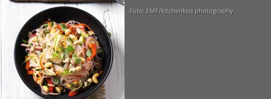 Rezeptbild für "Glasnudelsalat mit Gemüse und Cashewkernen"