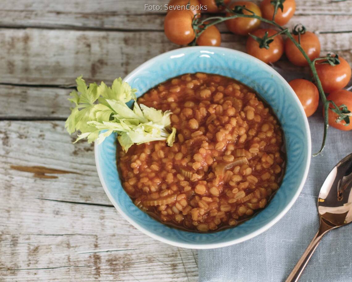 Graupensuppe mit Stangensellerie