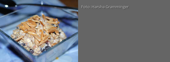 Rezeptbild für "Vata-Frühstück: Porridge mit Mandeln und Rosinen"